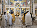 Преосвященнейший епископ Симон совершил Божественную литургию в Благовещенском соборе Дивеевского монастыря