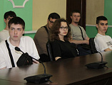 В Шахтинском автодорожном институте в рамках просветительской программы «Духовная связь» состоялась лекция на тему «Семья – кандалы или крылья?».