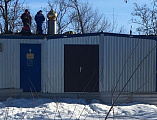 В г. Красный Сулин установили купол на временное помещение, переоборудованное под храм в честь Пресвятой Богородицы Всех скорбящих радость