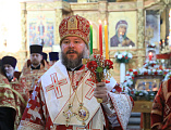 Пасхальной вечерней продолжилось торжество Светлого Христова Воскресенья в Покровском кафедральном соборе г. Шахты