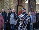 В Великую субботу епископ Симон совершил вечерню с чтением 15 паримий и Божественную литургию святителя Василия Великого в Покровском кафедральном соборе