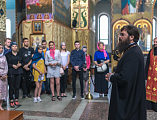 В Покровском кафедральном соборе г. Шахты состоялась встреча выпускников школ города с настоятелем храма и благочинным Александровск-Грушевского округа