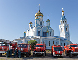 Спасатели и пожарные приняли участие в молебне по случаю дня празднования в честь образа Божьей Матери «Неопалимая Купина»