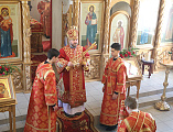 Преосвященнейший епископ Симон в субботу Светлой седмицы совершил праздничное богослужение в храме Донской иконы Божией Матери г. Новошахтинска