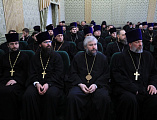 В районном ДК пос. Каменоломни состоялась встреча профессора Александра Леонидовича Дворкина с духовенством Шахтинской епархии. На встрече присутствовал епископ Шахтинский и Миллеровский Симон