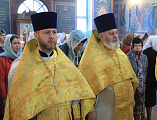 В день Отдания праздника Воздвижения Животворящего Креста Господня Преосвященнейший епископ Симон совершил Божественную литургию в храме святителя Николая ст. Багаевской