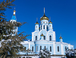 В Неделю о Страшном суде Преосвященнейший епископ Симон совершил Божественную литургию в Покровском кафедральном соборе города Шахты