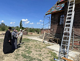 Преосвященнейший епископ Симон ознакомился с ходом строительства храма в честь образа Пресвятой Богородицы «Спорительница хлебов» в хуторе Самбуров
