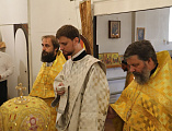 Преосвященнейший епископ Симон совершил воскресную Божественную литургию и иерейскую хиротонию в храме вмч. Пантелеимона пос. Майский