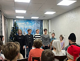 Традиция добра и радости: рождественская встреча в детском приюте "Огонек" поселка Каменоломни