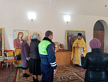 Иерей Анатолий Минаев совершил литию по погибшим в дорожно-транспортных происшествиях в Багаевском благочинии