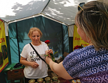 Молодежный совет Шахтинской епархии и помощник благочинного Александровск-Грушевского округа по молодежной работе провели акцию в день памяти святых жен мироносиц в г. Шахты