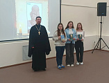 Беседа о духовности через обращение к произведениям русской литературы, приуроченная к празднику «День православной книги», состоялась в Шолоховском районе   