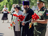 Молитва и память: Церковь с теми, кто защищал Отечество. В городе Шахты почтили память ветеранов боевых действий