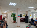 Священник поздравил подопечных социально-реабилитационного центра в селе Первомайском с Пасхой