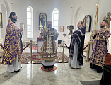 В новом храме великомученика Пантелеимона города Миллерово совершено первое богослужение архиерейским чином