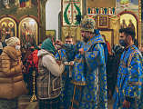 Накануне праздника Введения во Храм Пресвятой Богородицы Преосвященнейший епископ Симон совершил всенощное бдение в Покровском кафедральном соборе г. Шахты