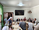 В храме преподобного Серафима Саровского хутора Красновка продолжаются собрания библейской группы      