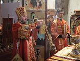 Во вторник Светлой седмицы Преосвященнейший епископ Симон с архипастырским визитом посетил храм слободы Позднеевка в честь Архистратига Михаила, где архиерей до принятия епископского сана служил настоятелем