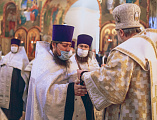 Великая Рождественская вечерня продолжила светлый праздник в Покровском кафедральном соборе г. Шахты