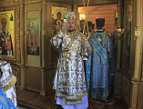 В престольный день Преосвященнейший епископ Симон совершил Божественную литургию в храме в честь Смоленской иконы Божией Матери пос. Таловый