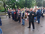 В день 74-й годовщины Победы в Великой Отечественной войне духовник Новошахтинского городского казачьего общества иерей Сергий Сидоров принял участие в торжествах в честь праздника