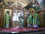 В День Святого Духа В Покровском кафедральном соборе г. Шахты состоялось праздничное богослужение архиерейским чином