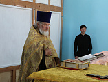 Епископ Симон возглавил молитву у святынь в старинном казачьем храме святителя Николая Чудотворца станицы Еланской