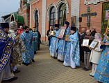 В престольный праздник Преосвященнейший епископ Симон возглавил Божественную литургию в храме Державной иконы Божией Матери города Донецка