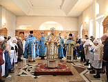 В день празднования в честь Казанской иконы Божией Матери Преосвященнейший епископ Симон с архипастырским визитом посетил Донецкое благочиние и возглавил богослужение в храме Державной иконы Пресвятой Богородицы