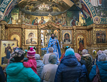В праздник Введения во храм Пресвятой Богородицы епископ Шахтинский и Миллеровский Симон совершил Божественную литургию в Покровском кафедральном соборе города Шахты