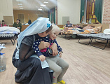 Приход Донского храма г. Новошахтинска оказывает помощь беженцам, временно размещенным в городе