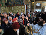 Преосвященнейший епископ Симон, духовенство Покровского собора и тысячи верующих молитвенно отметили праздник Крещения Господня в главном храме Шахтинской епархии
