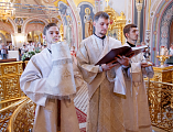 Епископ Шахтинский и Миллеровский Симон и митрополит Саратовский и Вольский Игнатий совершили Божественную литургию в Свято-Троицком кафедральном соборе Саратова