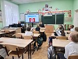 Священник провел урок «Разговоры о важном» в Каргинской школе: второклассники познакомились с Заповедями Божиими