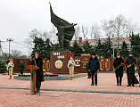 В честь Дня героев Отечества прошло возложение цветов и венков к Вечному огню на площади 50-летия Победы п. Каменоломни, на мемориалах «Аллея героев» и «Воинам Великой Отечественной войны»