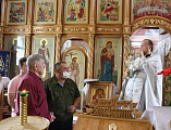 Прихожане храма Донской иконы Богородицы г. Новошахтинска поздравили протоиерея Романа Амплеева с годовщиной иерейской хиротонии