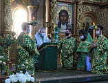 В День Святой Троицы, Пятидесятницы Преосвященнейший епископ Симон совершил Божественную литургию в Покровском кафедральном соборе г. Шахты 