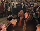 Рождественская ночь собрала шахтинцев на праздничное торжественное богослужение в соборе Покрова Пресвятой Богородицы