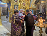 В Великую среду Страстной седмицы епископ Симон совершил Литургию Преждеосвященных Даров в храме в честь образа Пресвятой Богородицы «Живоносный Источник» в Царицыне