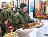 Иеромонах Николай (Наметышев) вместе с воинами 150-мотострелковой дивизии совершил молебен о восстановлении мира