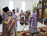 В новопостроенном храме города Гуково в честь преподобномученицы княгини Елисаветы совершена первая Божественная литургия архиерейским чином