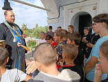 В Донском храме г. Новошахтинска снова продолжают встречать детей из Северодонецка