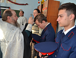 Протоиерей Сергий Явиц поздравил учащихся Роговской школы с приведением к присяге и посвящением в казаки