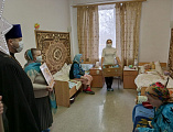 Дом престарелых п. Садовый в святочные дни посетил протоиерей Роман Мясников вместе с прихожанами
