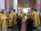 Преосвященнейший епископ Симон совершил Литургию и чин присоединения к Православной Церкви временно от нее отпавших христианин в храме Покрова Богородицы г. Каменск-Шахтинский