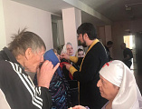 Подопечные Донецкого дома-интерната для престарелых и инвалидов причастились Святых Христовых Таин