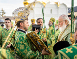 В канун праздника обретения мощей преподобного Сергия Радонежского Преосвященнейший епископ Симон с сонмом архипастырей сослужил Святейшему Патриарху Кириллу в Троице-Сергиевой лавре