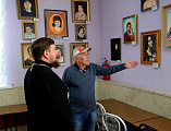Благочинный приходов Донецкого округа посетил выставку известного Донецкого художника