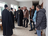 Епископ Каменский и Камышловский Мефодий ознакомился с работой центра помощи для алкозависимых и наркозависимых хутора Маркин